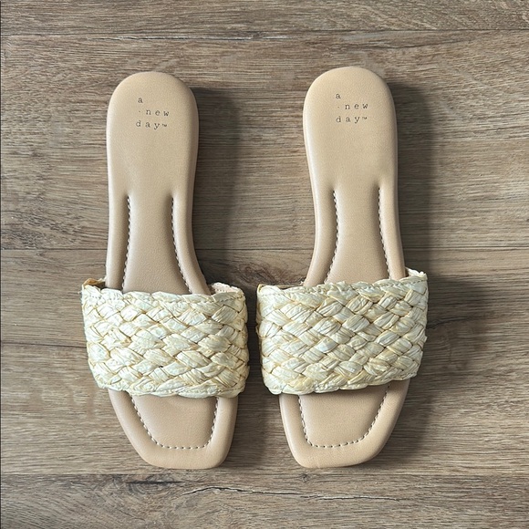 a new day Shoes - Size 8.5 A New Day Tan Woven Slide Sandals